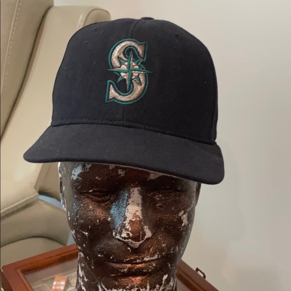 Authentic Diamond collection 🧢